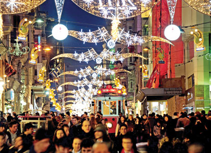 ΧΡΙΣΤΟΥΓΕΝΝΑ ΣΤΗΝ ΚΩΝΣΤΑΝΤΙΝΟΥΠΟΛΗ 